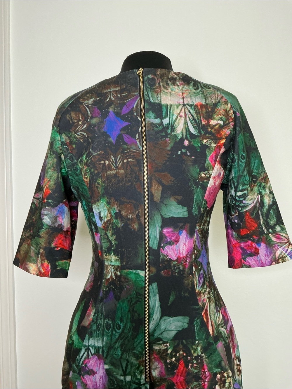 Ted Baker Floral Green Sheath Dress with V-Neck Size 3 - Picture 8 of 16